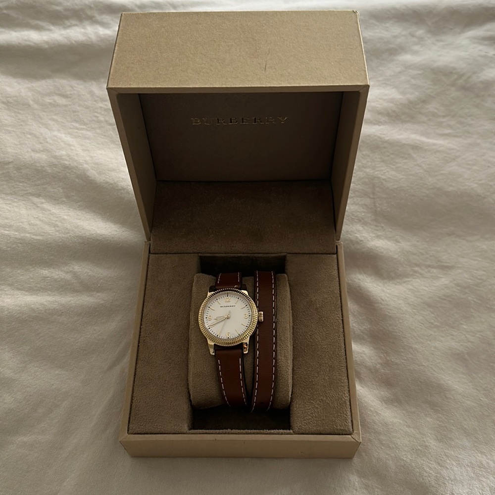 BURBERRY Watch with Double Wrap Wrist Band